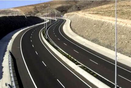 آغاز احداث ۳۴۰۰ کیلومتر آزادراه تا پایان سال آینده