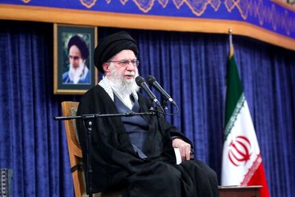 رهبر معظم انقلاب: با معترض حرف می‌زنیم ولی حرف زدن با اغتشاشگر  فایده‌ای ندارد