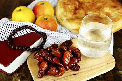 روش صحیح خوردن افطاری در ماه رمضان