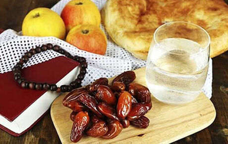 روش صحیح خوردن افطاری در ماه رمضان