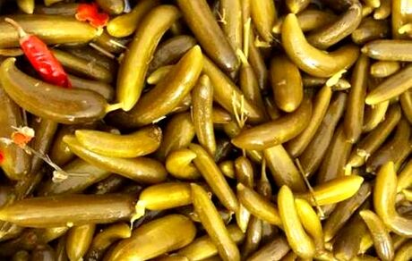 کشف ۵ تن خیارشور غیر قابل مصرف در بهبهان