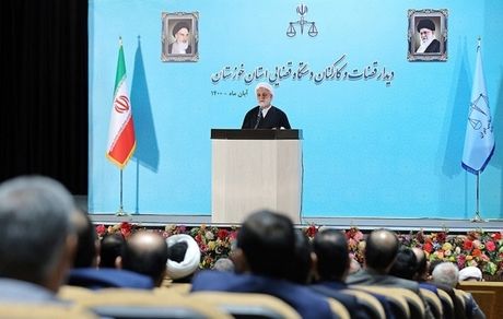 همه مسئولان برای حل مشکلات کشور و خوزستان تلاش می‌کنند