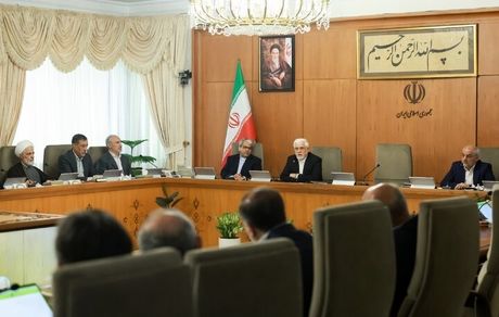 عارف از تصویب آیین‌نامه‌ای برای بهینه سازی مصرف سوخت خبرداد