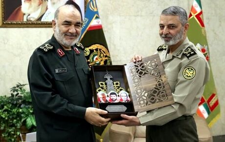 دشمن از وحدت بین ارتش و سپاه بیمناک و عصبانی است