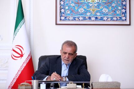 رئیس جمهور از تلاش و خدمات کادر درمان در زمان جنگ قدردانی کرد