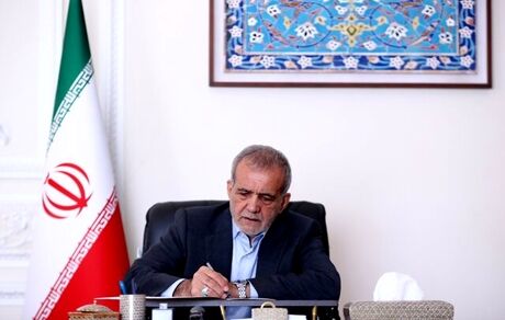 رئیس جمهور از تلاش و خدمات کادر درمان در زمان جنگ قدردانی کرد