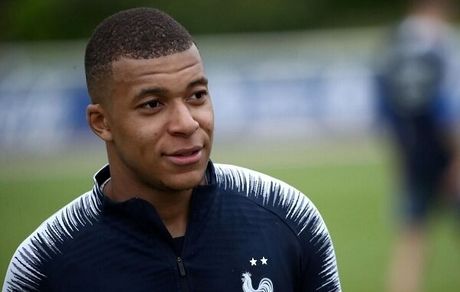 منچستریونایتد به دنبال یک ستاره جنجالی