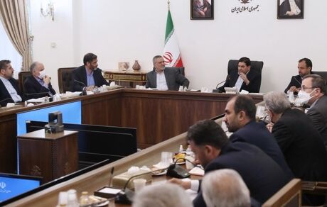 تاکید معاون اول رئیس جمهور بر تبدیل مناطق آزاد به کانون جذب سرمایه گذاری و توسعه صادرات