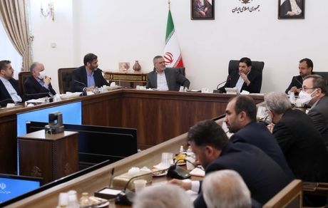 تاکید معاون اول رئیس جمهور بر تبدیل مناطق آزاد به کانون جذب سرمایه گذاری و توسعه صادرات