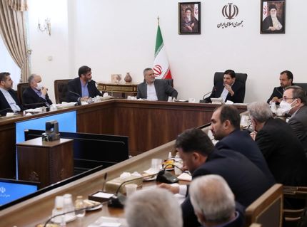 تاکید معاون اول رئیس جمهور بر تبدیل مناطق آزاد به کانون جذب سرمایه گذاری و توسعه صادرات
