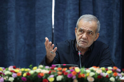 پزشکیان: رفتار جوانان و دختران نه با پلیس بلکه با آموزش و پرورش هدایت می‌شود