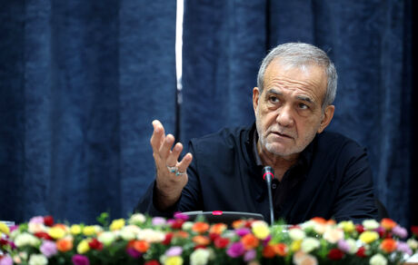 پزشکیان: رفتار جوانان و دختران نه با پلیس بلکه با آموزش و پرورش هدایت می‌شود