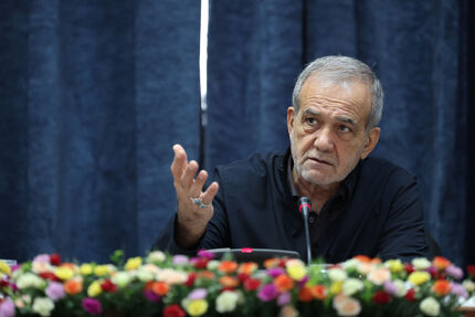 پزشکیان: رفتار جوانان و دختران نه با پلیس بلکه با آموزش و پرورش هدایت می‌شود