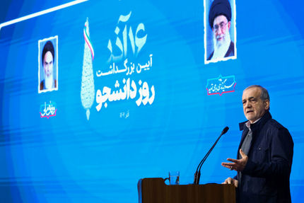 رئیس جمهور: دستور دادم سیم‌کارت‌های سفید را سیاه کنند / یک حرف می‌زنیم جور دیگر عمل می‌کنیم و این ناترازیست