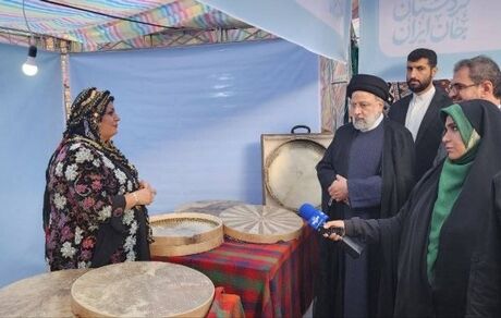 بازدید رئیس جمهور از نمایشگاه دستاوردهای بانوان کارآفرین استان کردستان