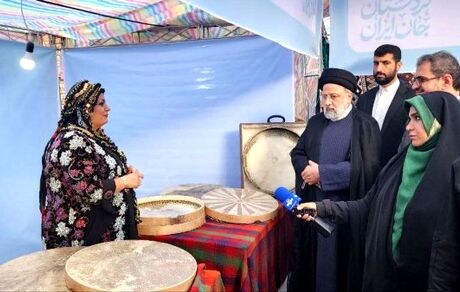 بازدید رئیس جمهور از نمایشگاه دستاوردهای بانوان کارآفرین استان کردستان