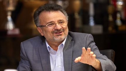 واکنش رئیس فدراسیون والیبال به دستمزد بهروز عطایی: مربیان ما تامین هستند
