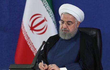 دستور رئیس جمهور به آذری جهرمی برای تحویل سیم‌کارت دانش آموزی