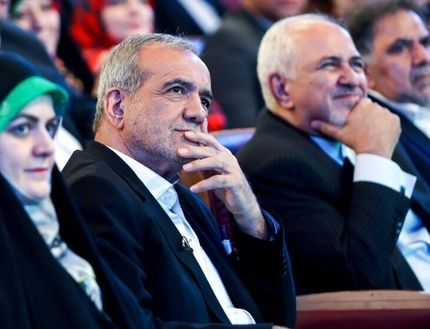 رئیس جمهور: ظریف به عنوان مشاور کنار دولت است