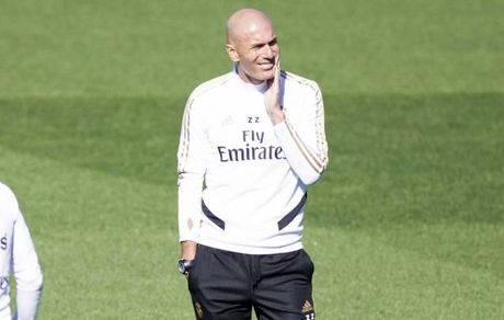 زیدان: دروغ است؛ بیل به خاطر من از رئال نرفت 