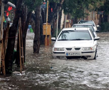 باران، تهران را دچار بحران کرد