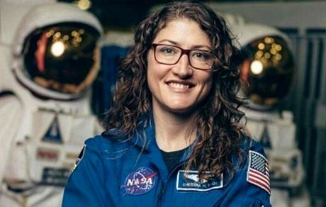 فضانورد زن رکورددار حضور در فضا به زمین بازمی‌گردد
