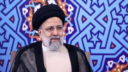 رییسی در پیام تبریک عید فطر: بهره گرفتن از حمایت عمومی مردم جهان با مردم غزه در راهپیمایی روز قدس برای توقف حملات صهیونیست‌ها

