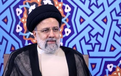 رییسی در پیام تبریک عید فطر: بهره گرفتن از حمایت عمومی مردم جهان با مردم غزه در راهپیمایی روز قدس برای توقف حملات صهیونیست‌ها
