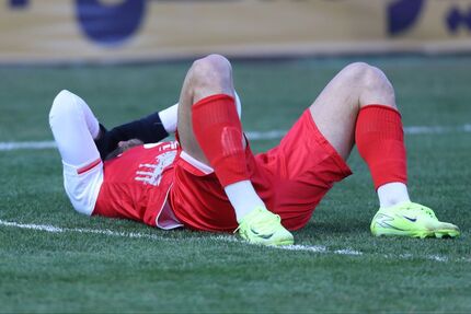 پرسپولیس حریف ذوب آهن ده نفره نشد و به رده چهارم سقوط کرد
