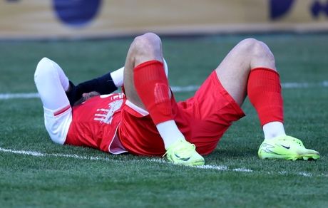 پرسپولیس حریف ذوب آهن ده نفره نشد و به رده چهارم سقوط کرد