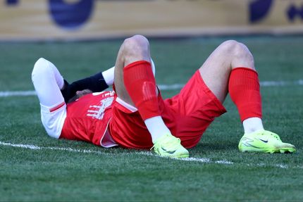 پرسپولیس حریف ذوب آهن ده نفره نشد و به رده چهارم سقوط کرد