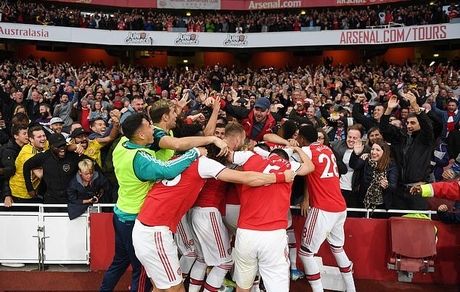 

پیروزی آرسنال و یونایتد در لیگ جزیره

