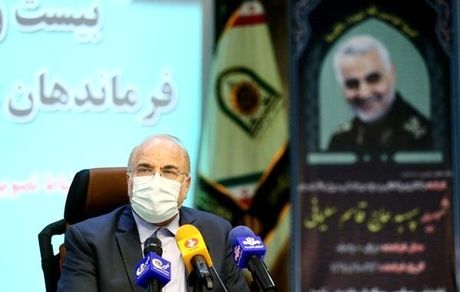 قالیباف: ابرقدرت‌ها در مقابل اراده ملت ایران زانو می‌زنند، اما مردم در صف مرغ هستند