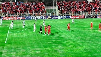 تماشاگران تراکتور محروم شدند