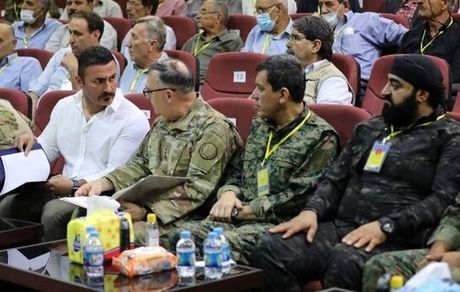 فرمانده کردهای سوریه از مذاکره با دمشق حمایت و ترکیه را تهدید کرد