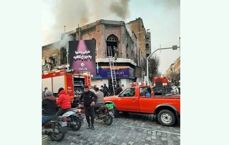 ساختمان تاریخی در تهران آتش گرفت و خاکستر شد + ویدئو