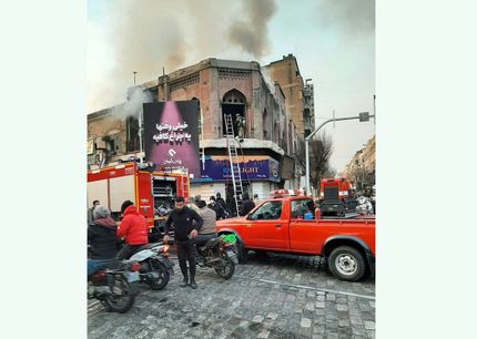 ساختمان تاریخی در تهران آتش گرفت و خاکستر شد + ویدئو