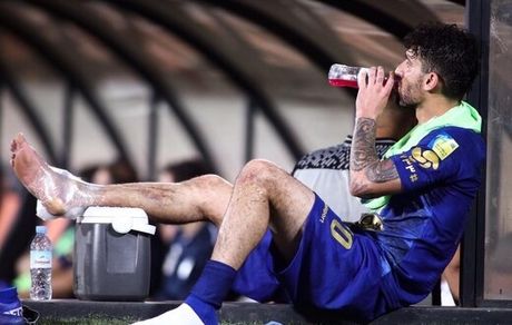 اختلاف دانشگر و کادرفنی استقلال علنی شد/ عکس