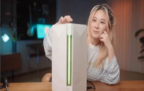 یک چینی، پلی‌استیشن، ایکس باکس و کنسول نینتندو را ادغام کرد