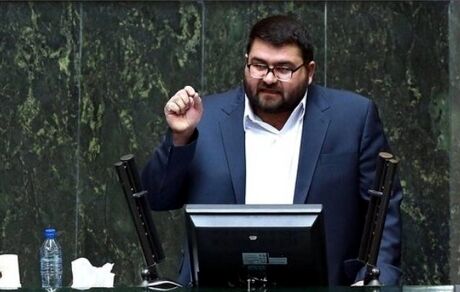 خط فقر ۱۸ میلیون اعلام شده اما دولت برای افزایش حقوق آنها که کمتر از ۱۰ میلیون درآمد دارند ناز می‌کند