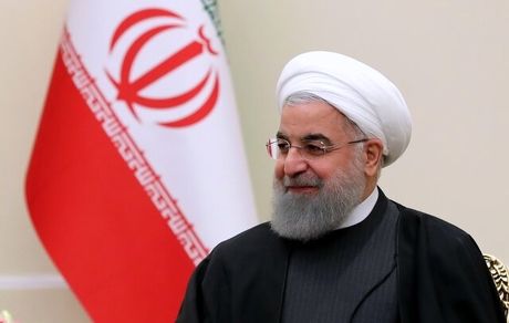 روحانی: در برابر فداکاری تمام ارکان «نظام سربلند سلامت ایران» سر فرود می آورم