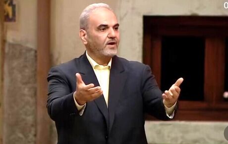واکنش جواد خیابانی به اهدای کفن و آگهی ترحیم به گزارشگر کشتی