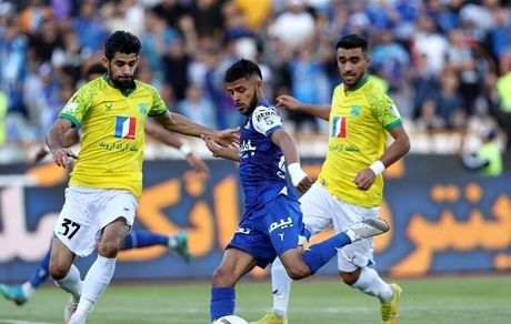 استقلال از سرمربی و سرپرست صنعت نفت شکایت می‌کند