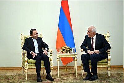 تقدیم استوارنامه سفیر جدید ایران در ارمنستان