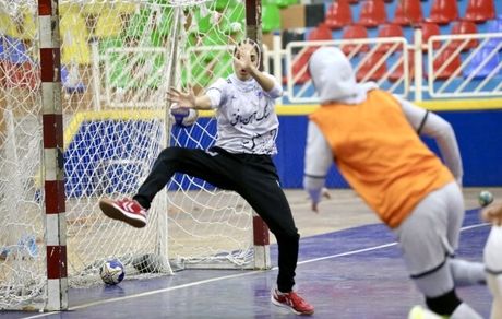 سنگ آهن بافق قهرمان لیگ برتر هندبال زنان شد