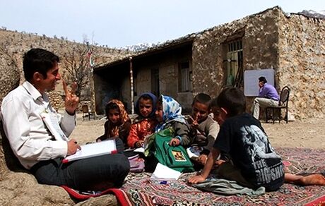 سرباز معلم و معلمان موقت را به مدارس مناطق محروم نفرستید