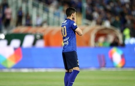 استقلال به دنبال فروش بازیکن ازبکستانی خود