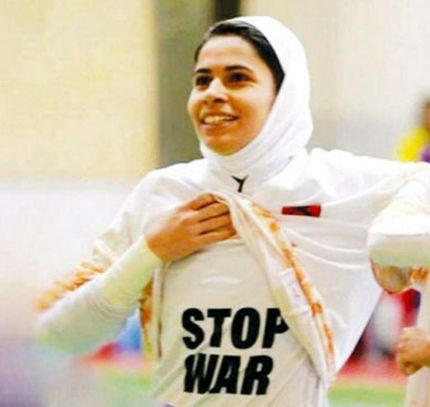 دعوت نشدن به تیم ملی فوتسال بانوان بخاطر شعار "نه به جنگ"!
