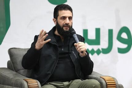 جولانی: همه گروه‌های مسلح در سوریه منحل می‌شود / سربازی اجباری نداریم