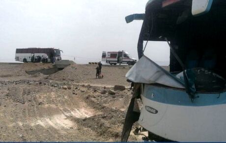 ۱۱ مصدوم در حادثه تصادف یک اتوبوس مسافری در مسیر زاهدان نهبندان